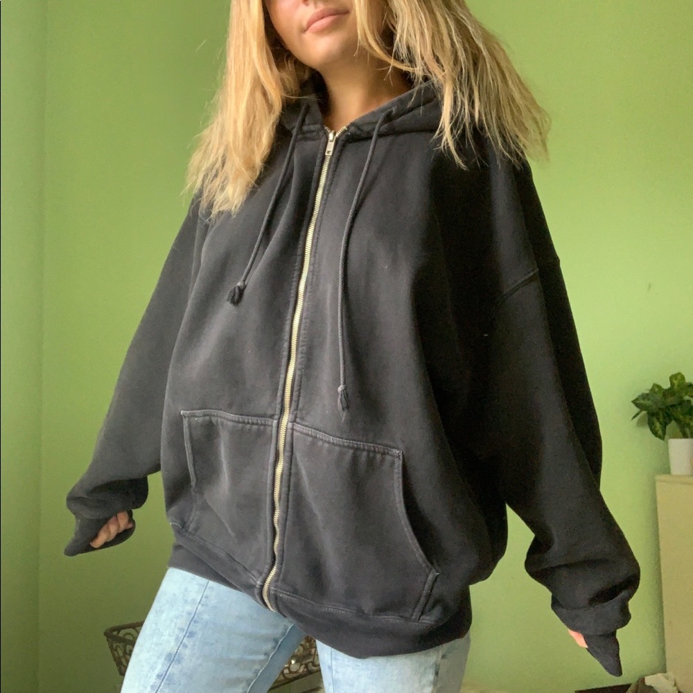 brandy melville black zip up 🤍